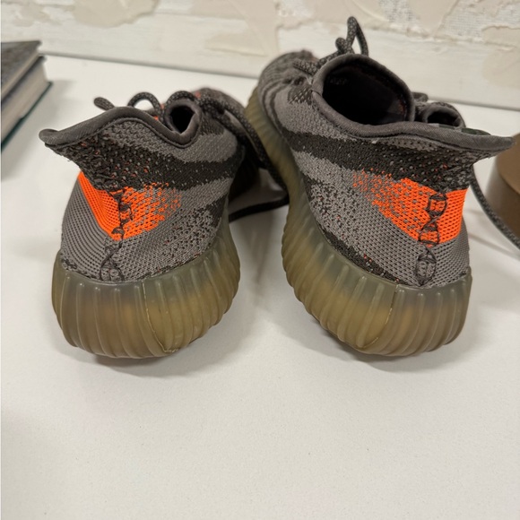 Adidas Yeezy Boost 350 v2 Men’s 8.5 Carbon Beluga Kanye HQ7045 - Picture 4 of 15
